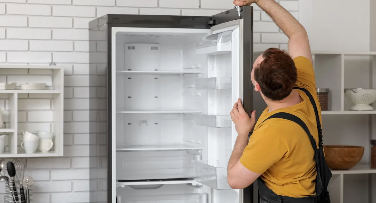 Холодильник працює але не виключається